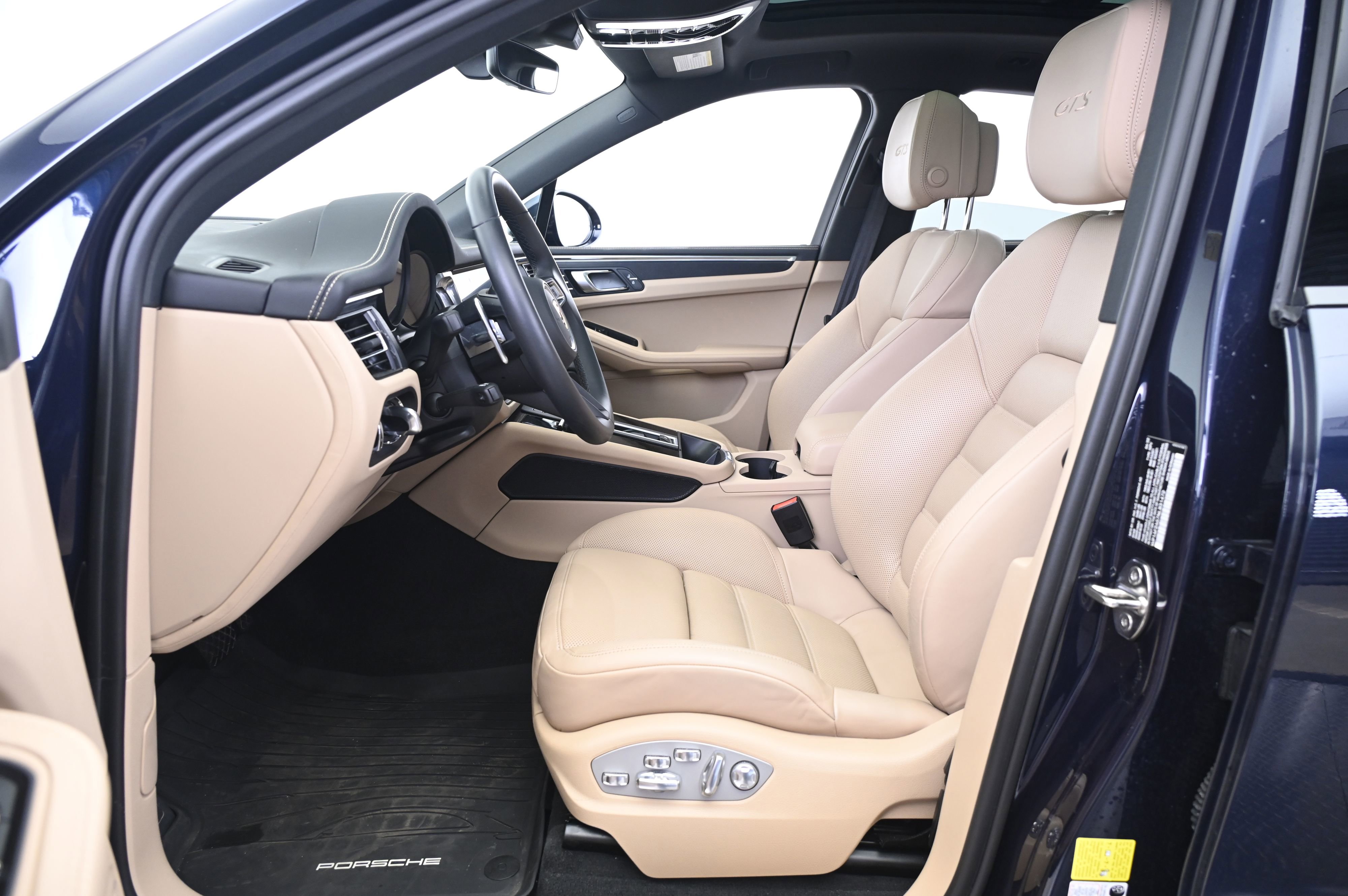 Certified 2022 Porsche Macan GTS image 29