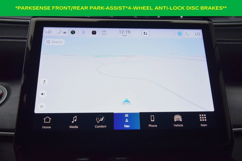 Used 2023 Jeep Grand Cherokee Limited w/ Luxury Tech Group II image 16