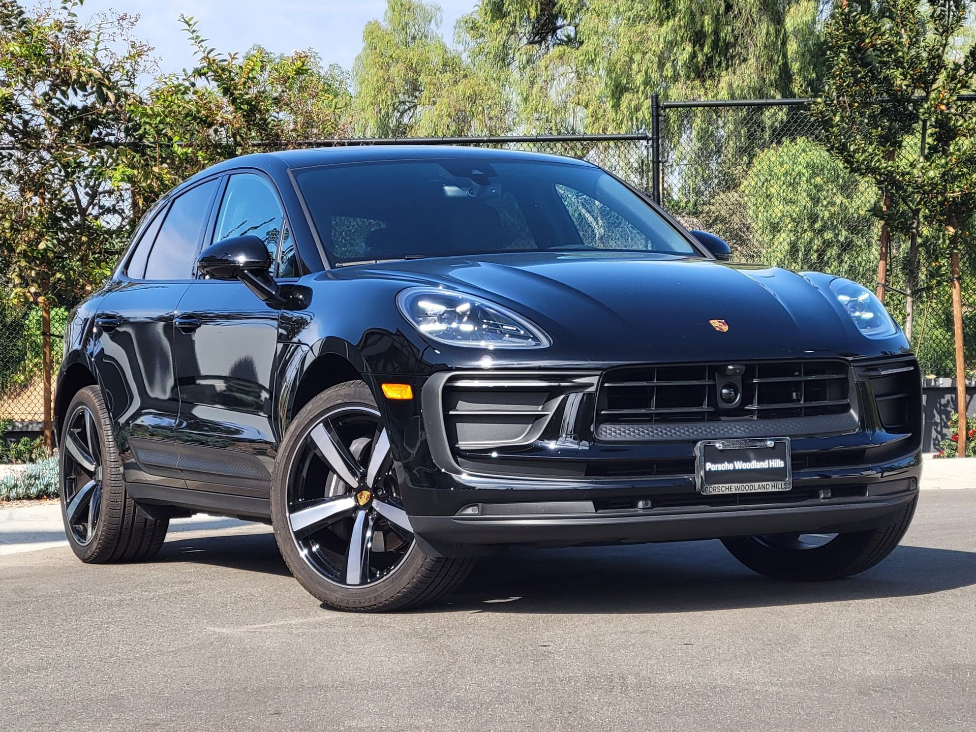 Used 2025 Porsche Macan image 9