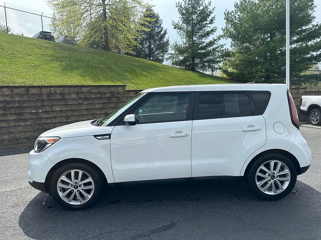 Used 2018 Kia Soul + image 8