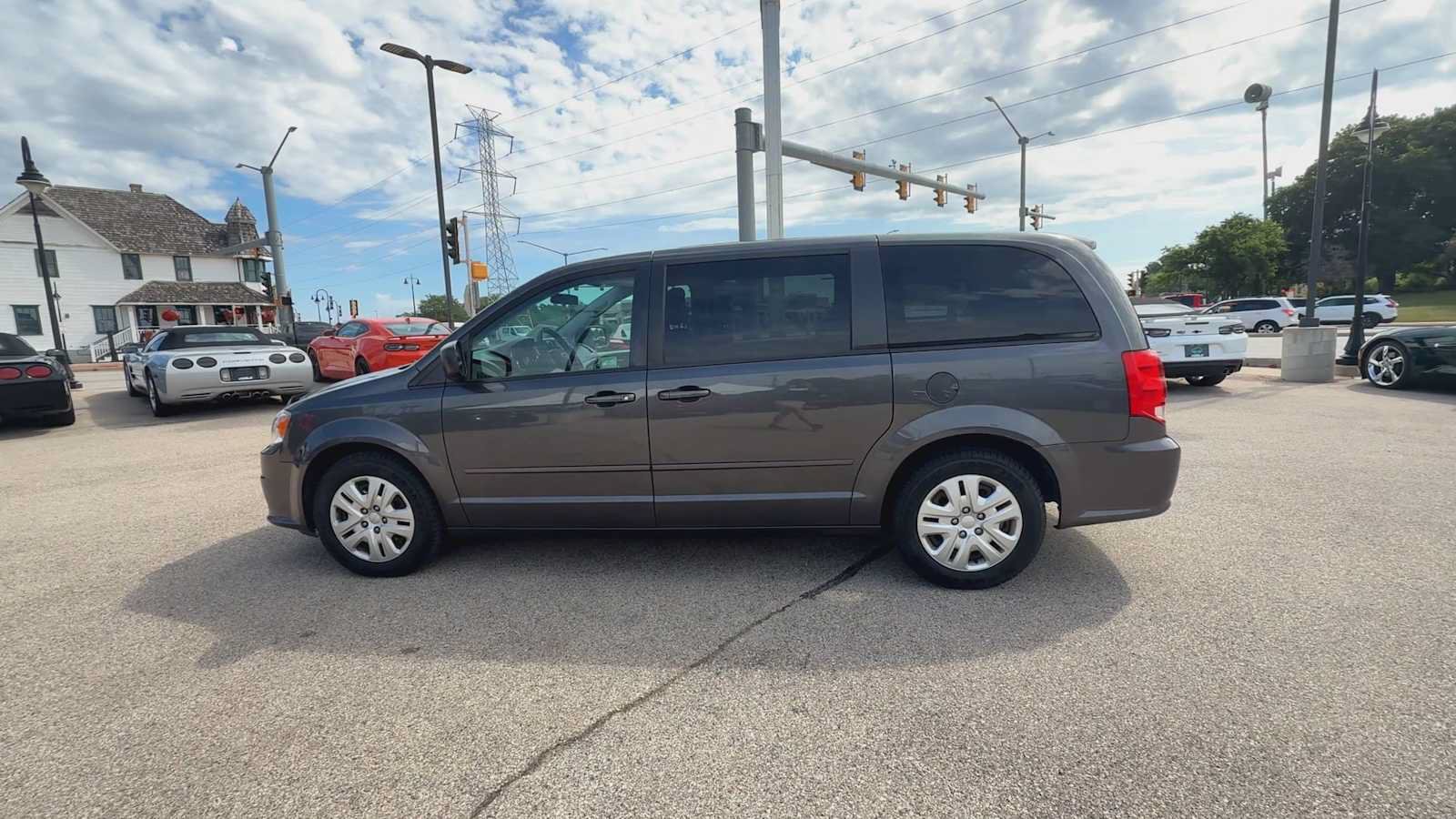 Used 2016 Dodge Grand Caravan SE w/ Quick Order Package 29E SE FWD image 5