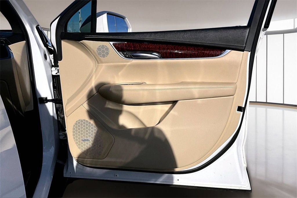 Used 2018 Cadillac XT5 Premium Luxury w/ Driver Assist Package image 19