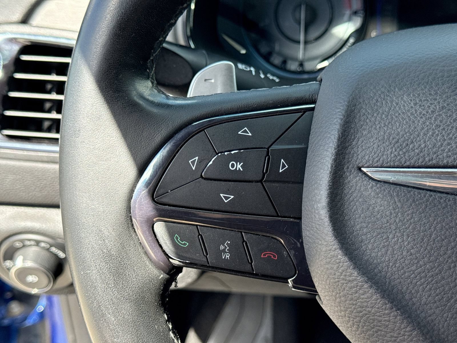 Used 2016 Chrysler 200 S FWD image 24