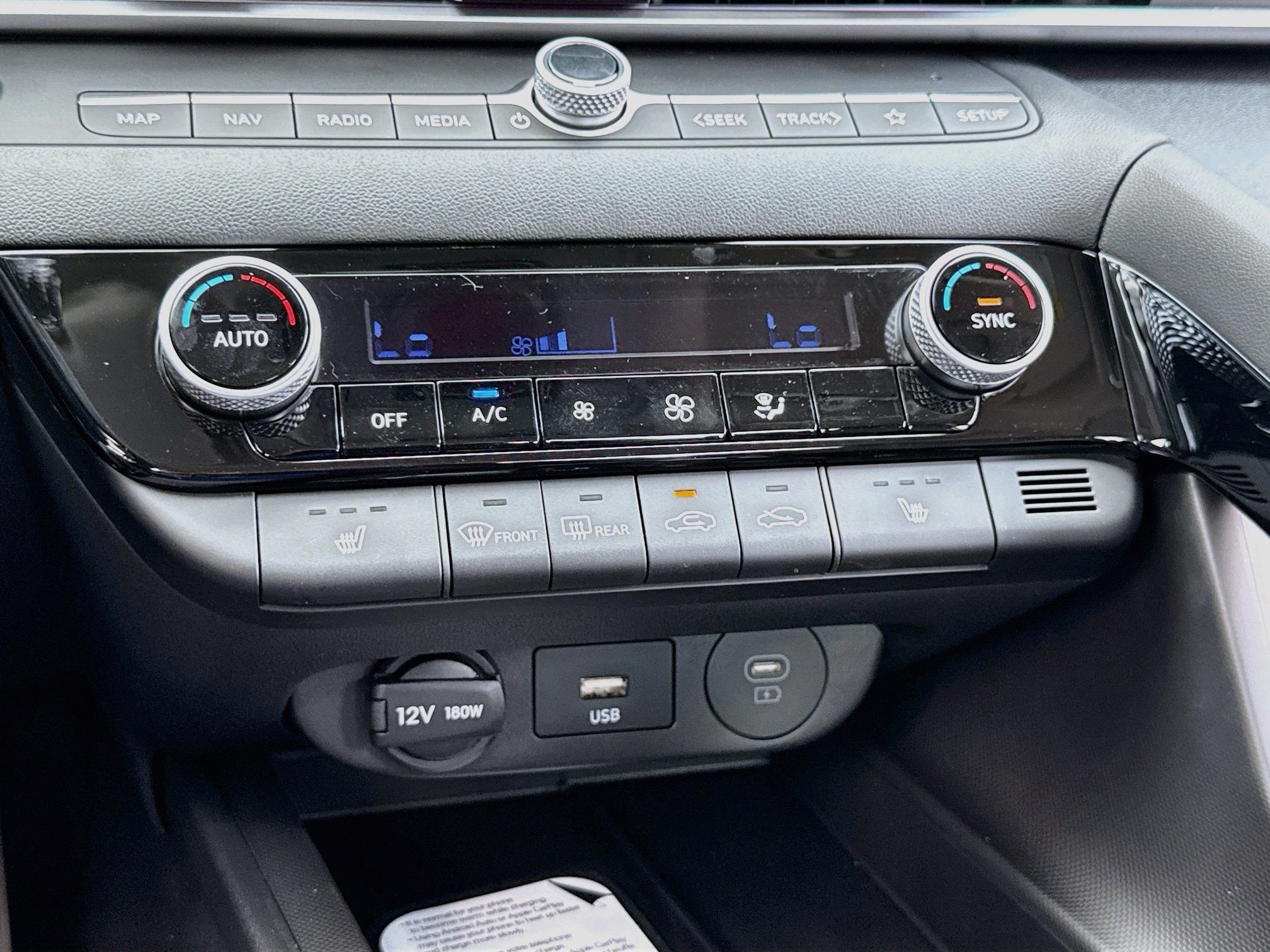 New 2026 Hyundai Elantra Limited FWD image 11