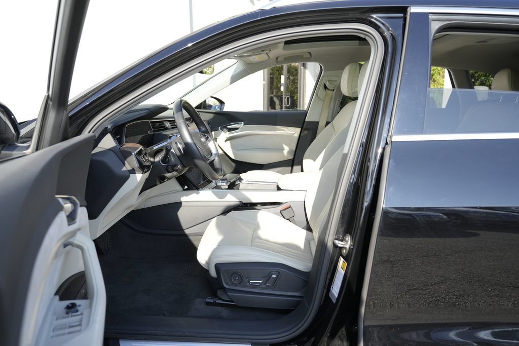 Used 2019 Audi e-tron Prestige AWD/4WD image 21