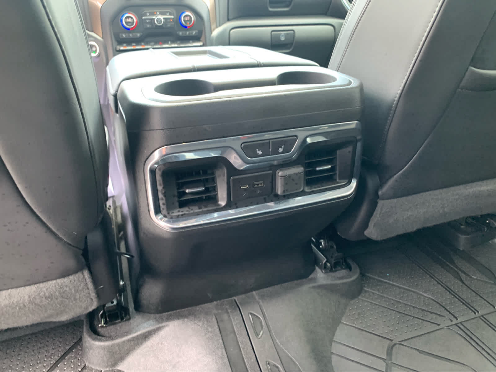 Used 2019 Chevrolet Silverado 1500 High Country w/ Technology Package AWD/4WD image 24