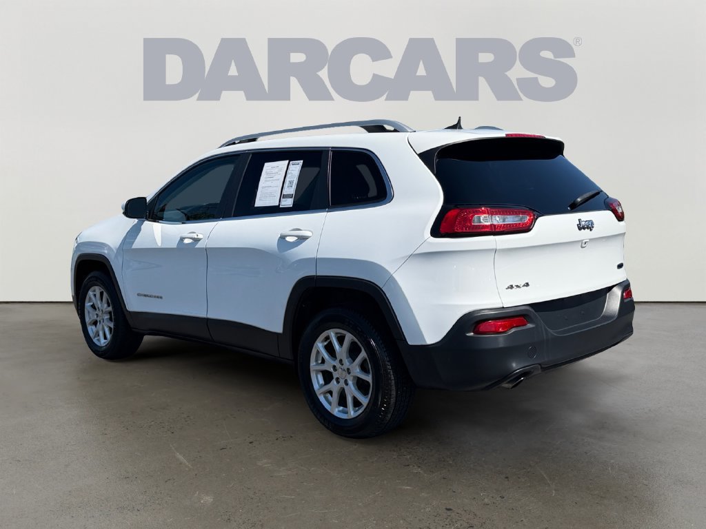 Used 2016 Jeep Cherokee Latitude w/ Cold Weather Group AWD/4WD image 4