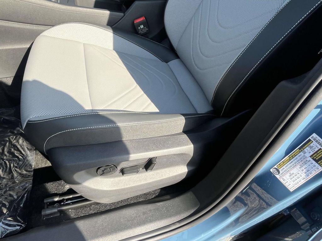 New 2026 Volkswagen Tiguan SE R-Line AWD/4WD image 15