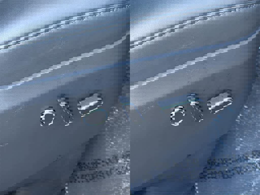 Used 2022 Tesla Model X Plaid image 43