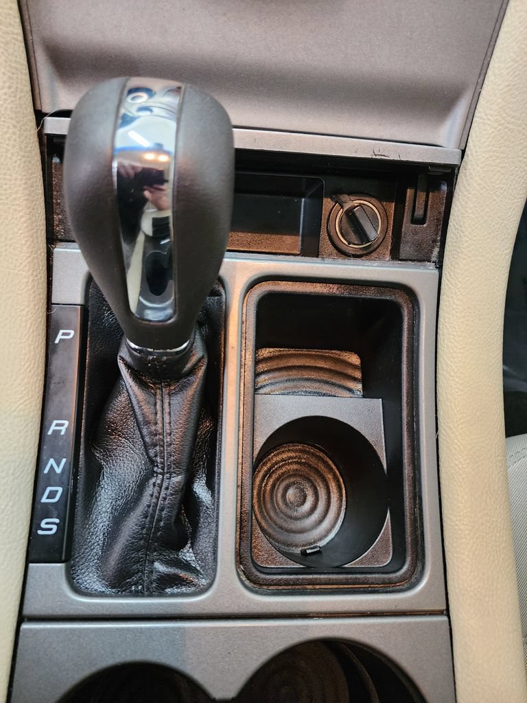 Used 2017 Ford Taurus SE FWD image 20