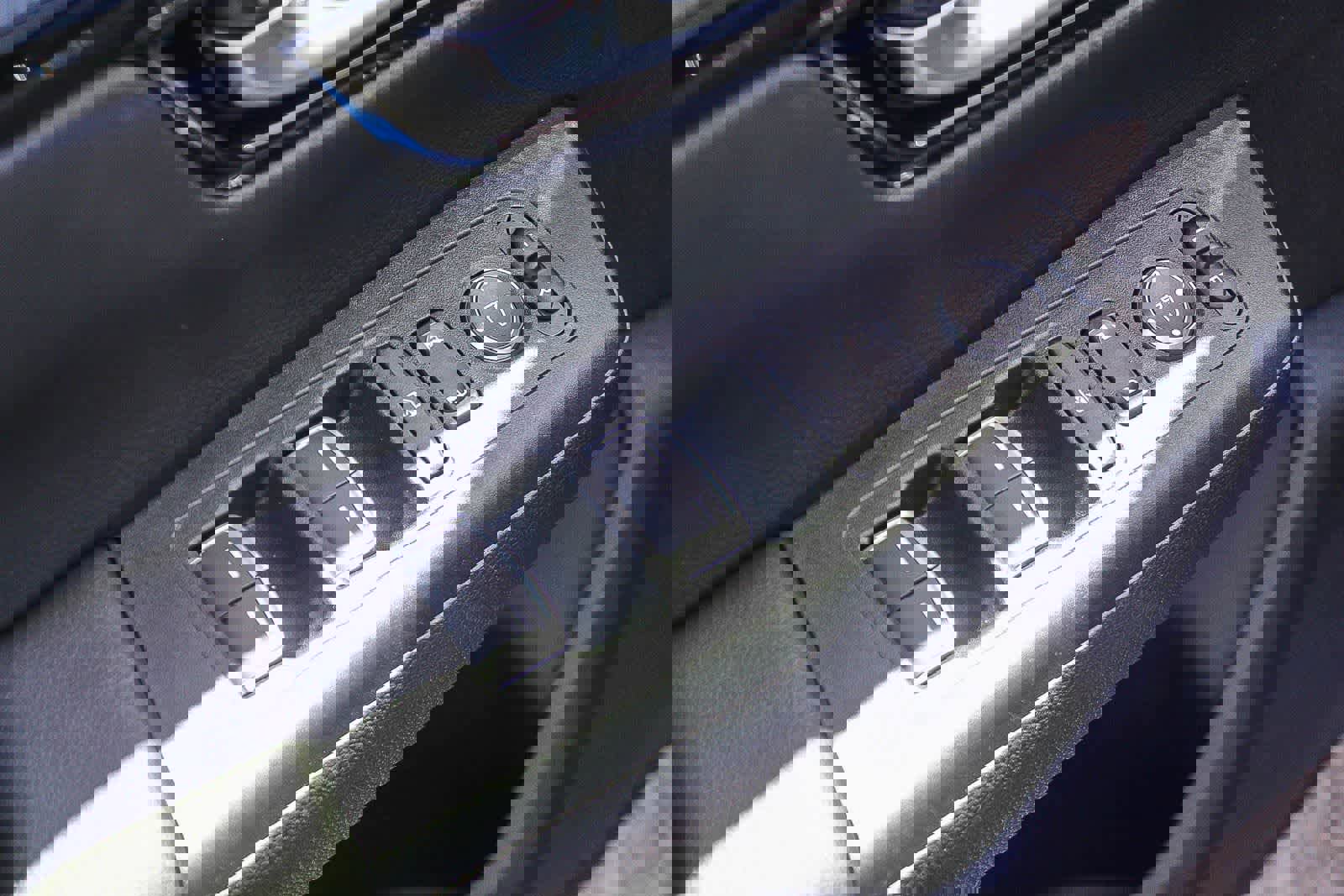 Used 2025 Honda CR-V EX-L image 27