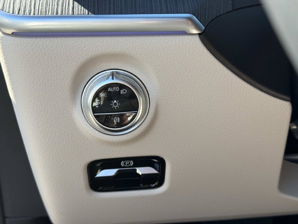 Used 2025 Mercedes-Benz CLE 300 4MATIC Cabriolet image 20