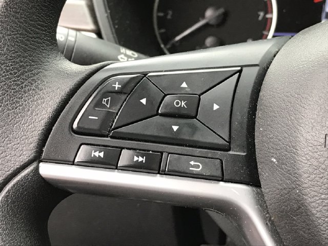 Used 2025 Nissan Altima 2.5 SV FWD image 32