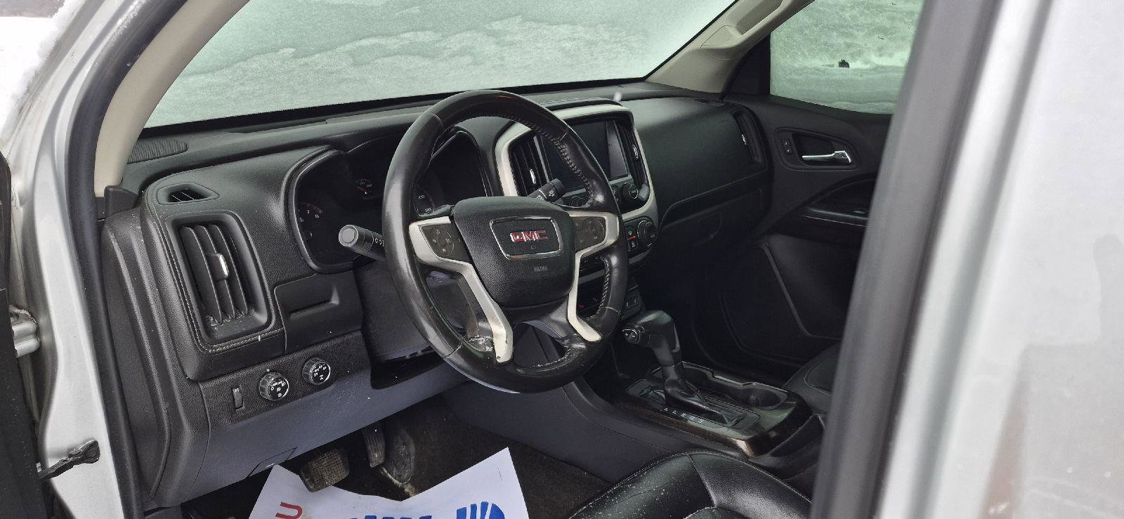 Used 2016 GMC Canyon SLT image 8