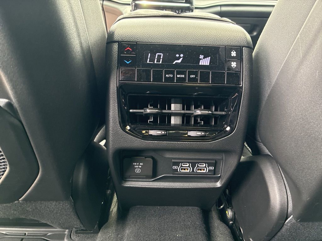 Used 2025 Jeep Grand Cherokee L Laredo w/ Luxury Tech Group I image 18