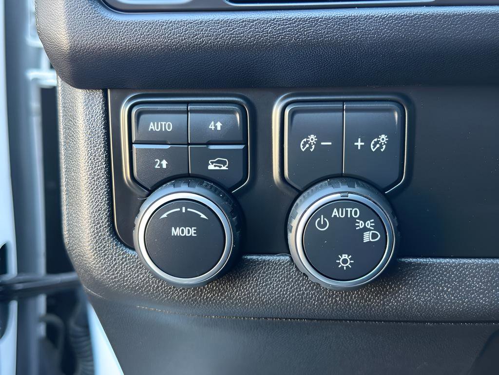 Used 2023 Chevrolet Suburban RST image 30
