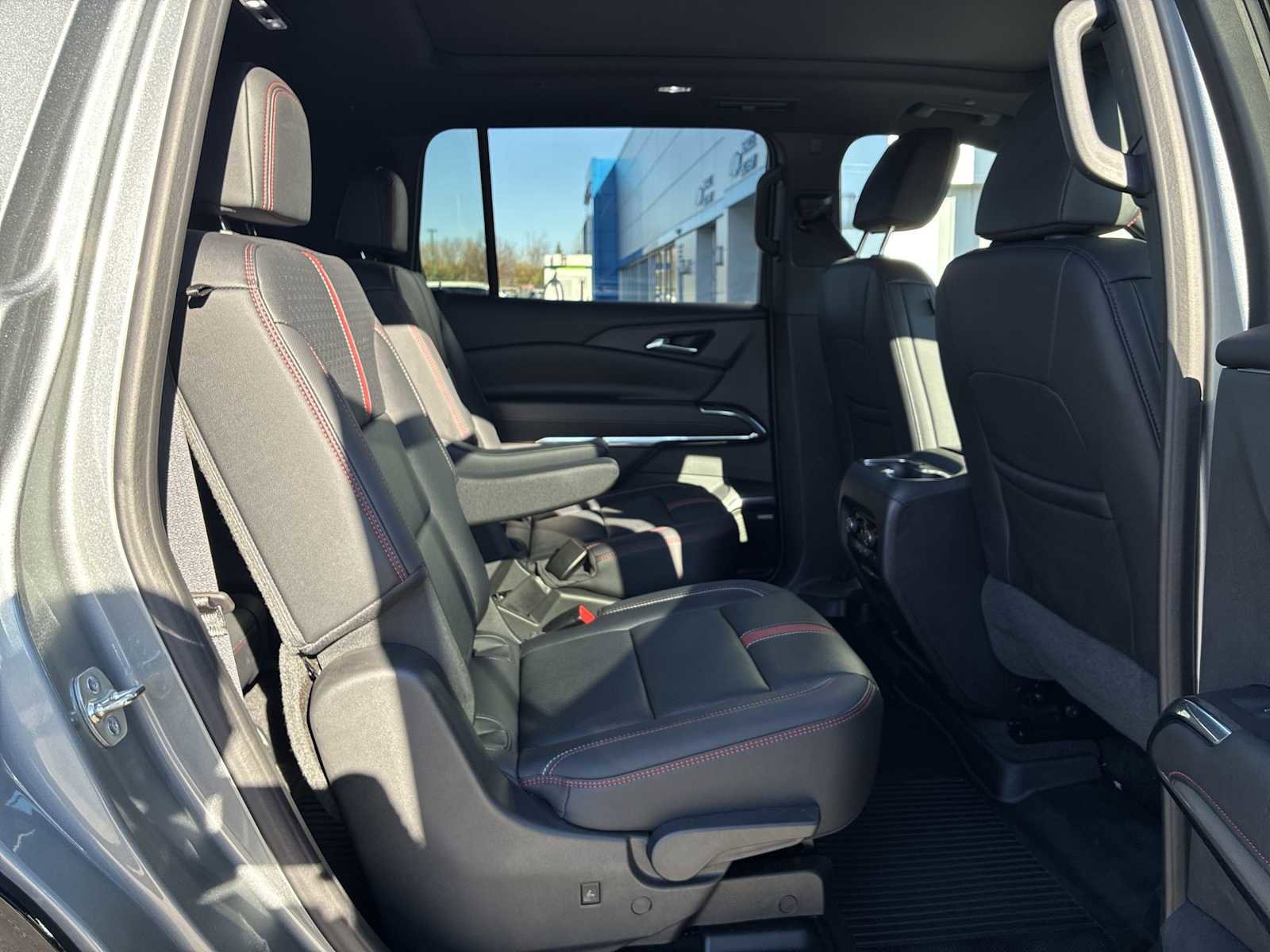 Certified 2025 Chevrolet Traverse RS image 28