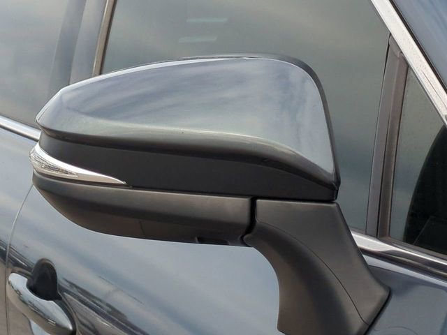 Used 2021 Toyota Venza XLE w/ Softex Package image 12