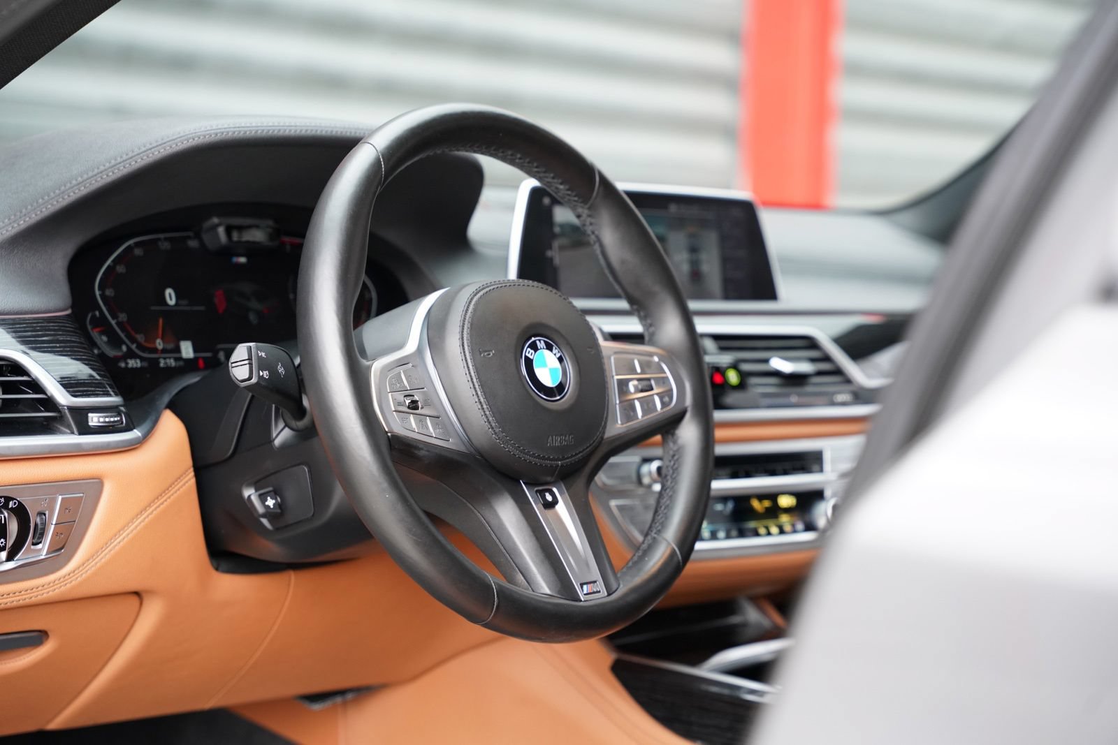 Used 2022 BMW 740i w/ M Sport Package RWD image 18