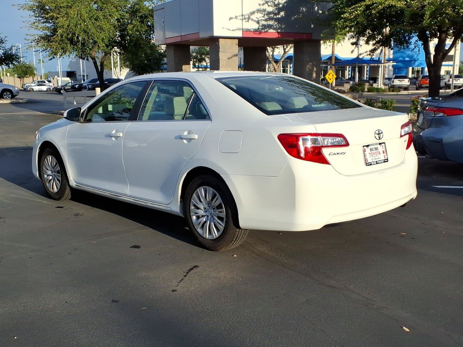Used 2012 Toyota Camry LE FWD image 6