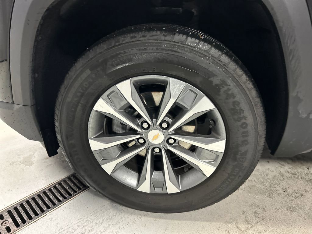 Used 2025 Chevrolet Equinox LT image 9