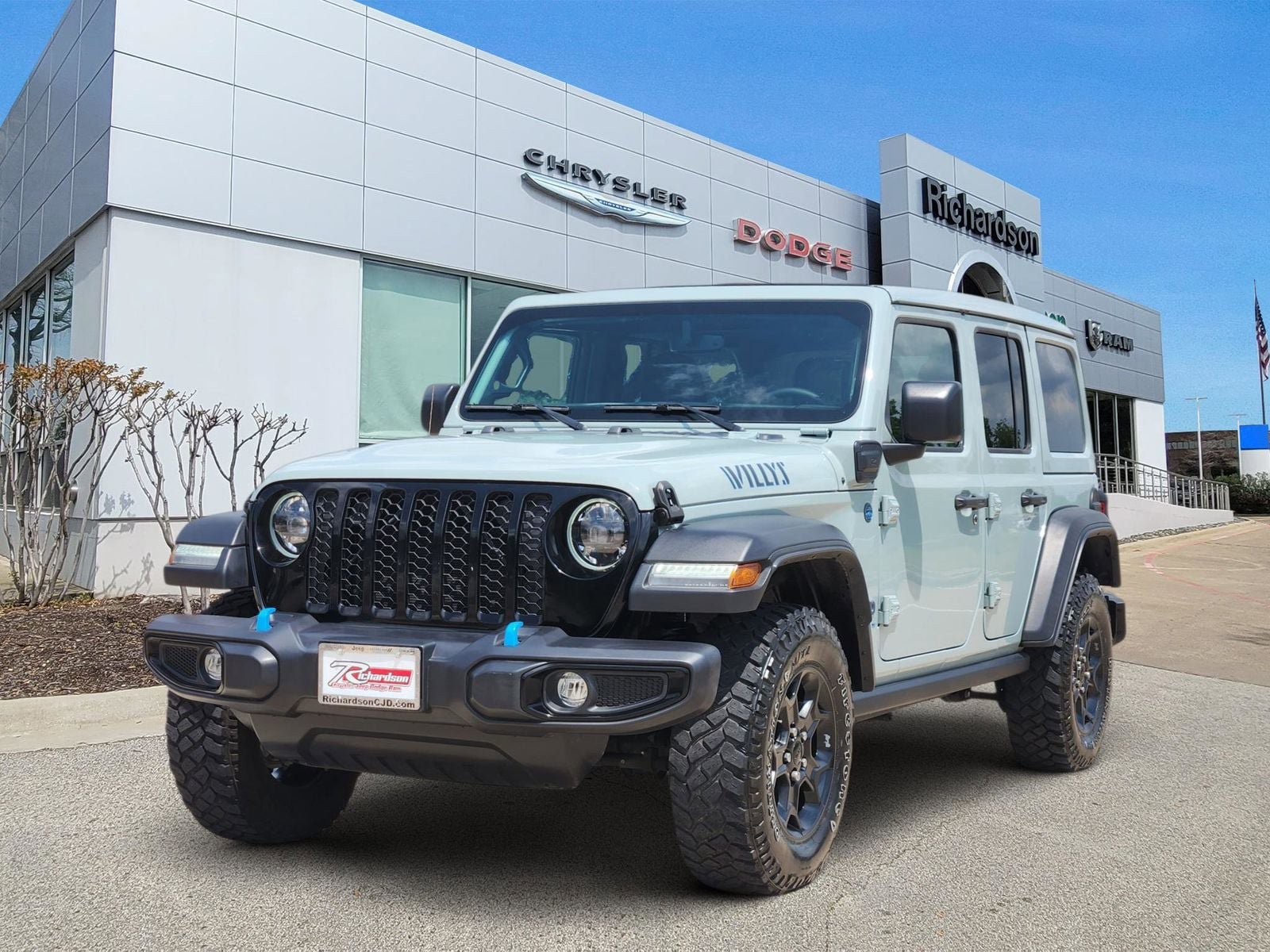 Used 2023 Jeep Wrangler Unlimited w/ Sun & Screen Package AWD/4WD image 2