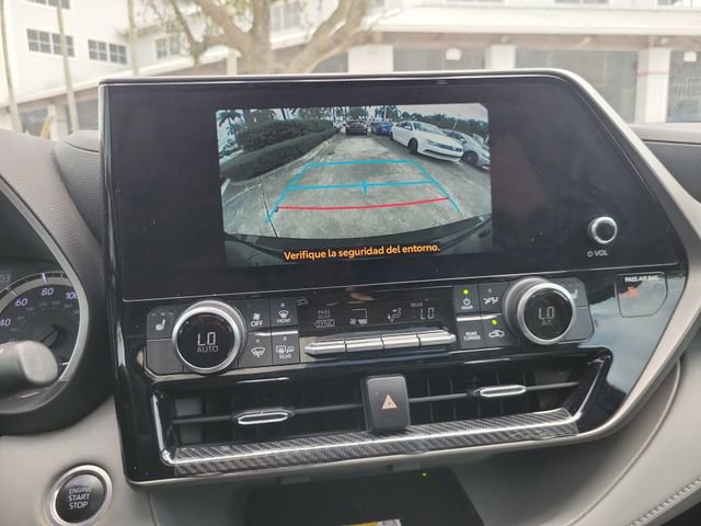 Used 2024 Toyota Highlander XLE image 20