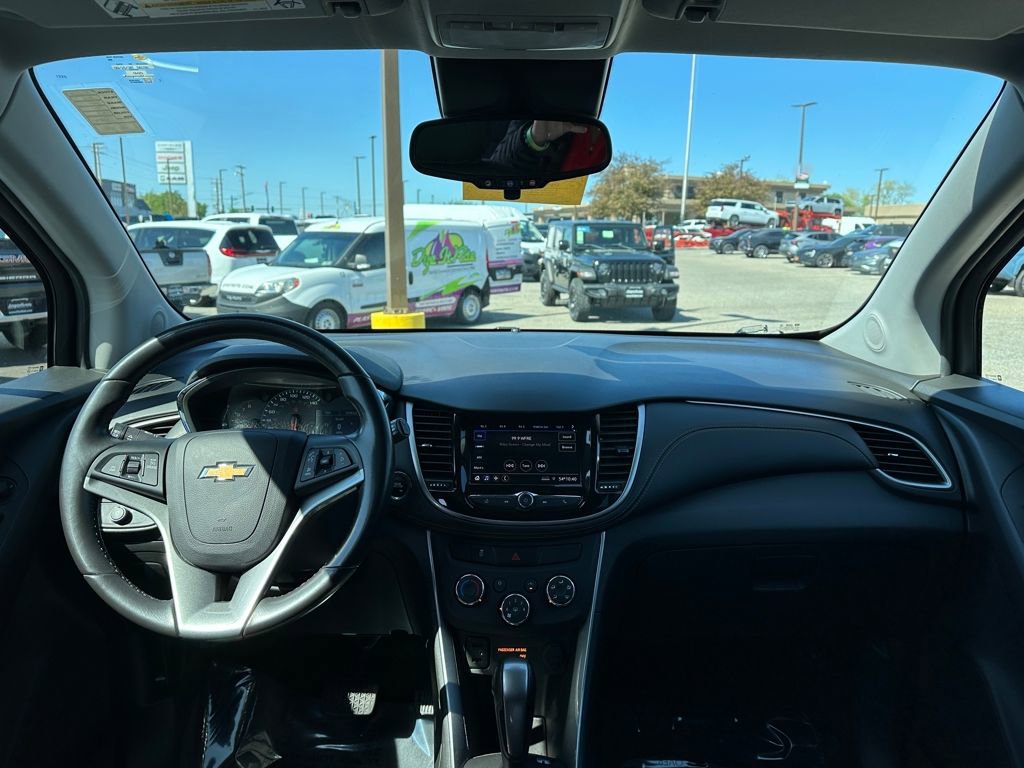 Certified 2022 Chevrolet Trax LT w/ LT Convenience Package AWD/4WD image 11