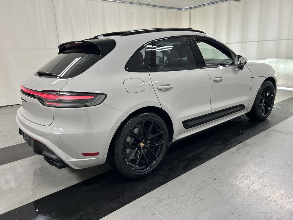 Certified 2025 Porsche Macan GTS AWD/4WD image 3