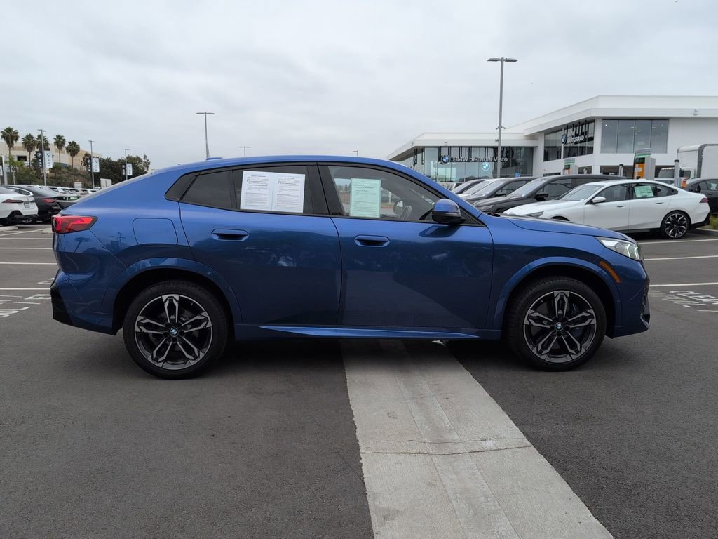 Used 2025 BMW X2 xDrive28i AWD/4WD image 3