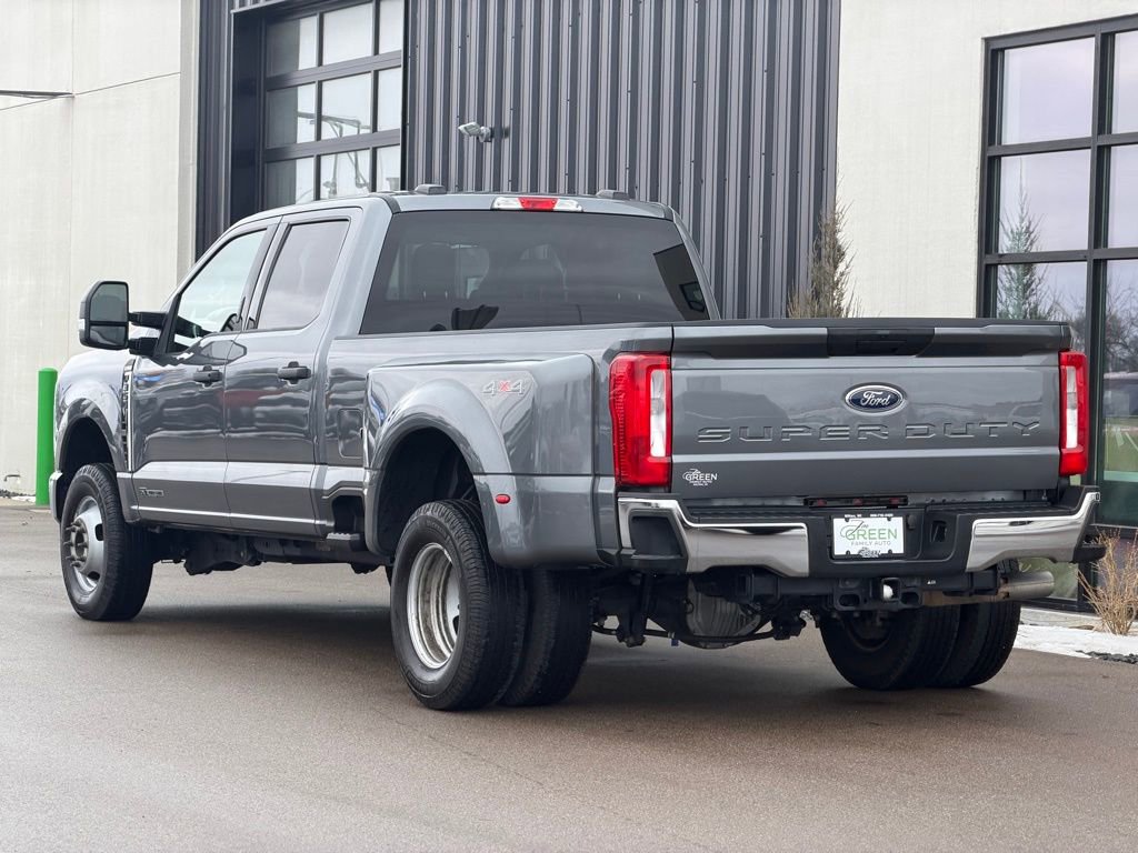 Used 2024 Ford F350 XLT image 3