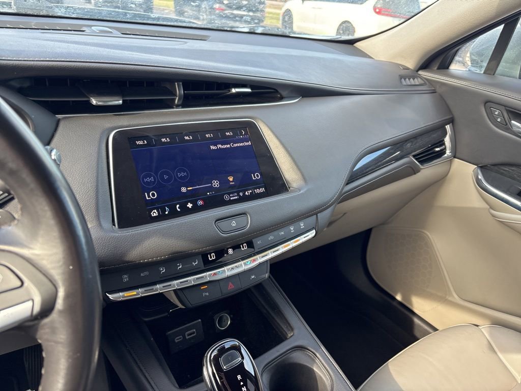 Used 2023 Cadillac XT4 Premium Luxury image 34
