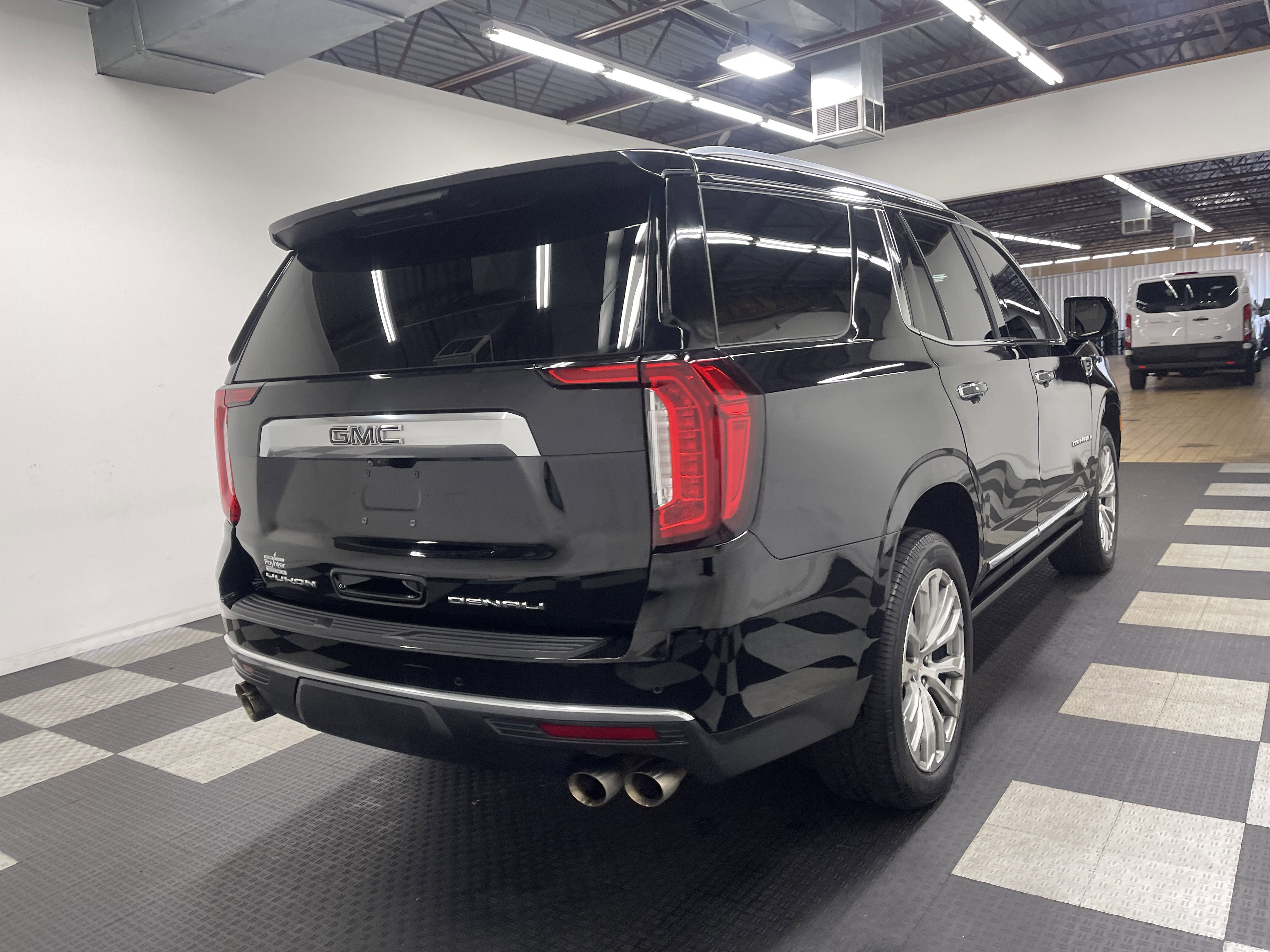 Used 2022 GMC Yukon Denali w/ Denali Premium Package AWD/4WD image 5