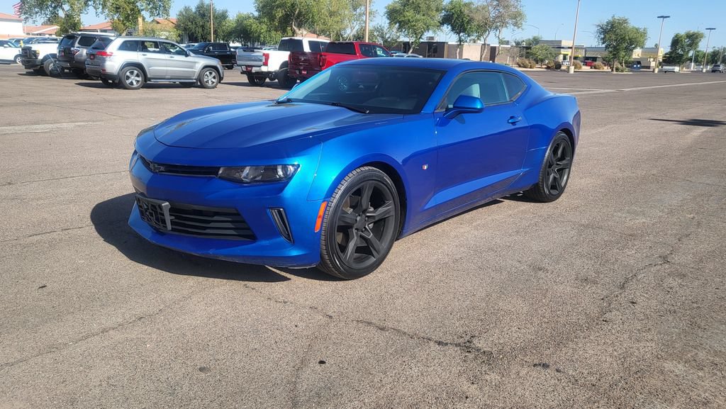 Used 2017 Chevrolet Camaro LT w/ Technology Package RWD image 4