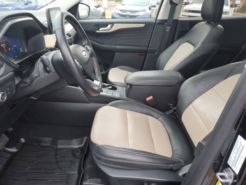 Used 2022 Ford Escape Titanium w/ Titanium Elite Package image 24