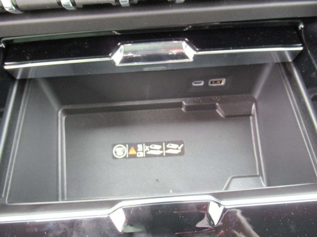 New 2026 GMC Yukon XL AT4 Ultimate AWD/4WD image 32