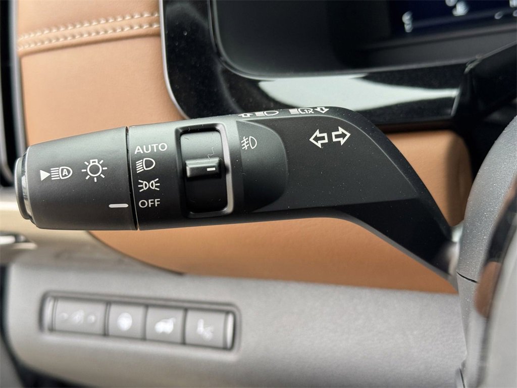 New 2025 Nissan Pathfinder Platinum w/ Lighting Package (N93) image 28