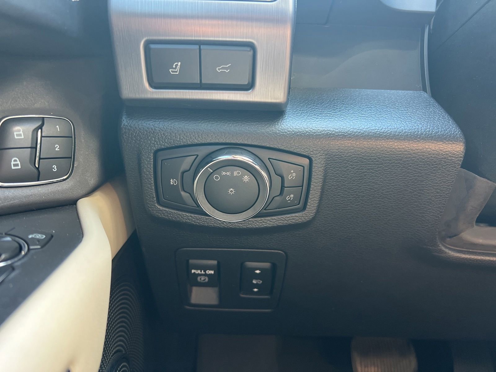 Used 2020 Ford Expedition Platinum AWD/4WD image 28