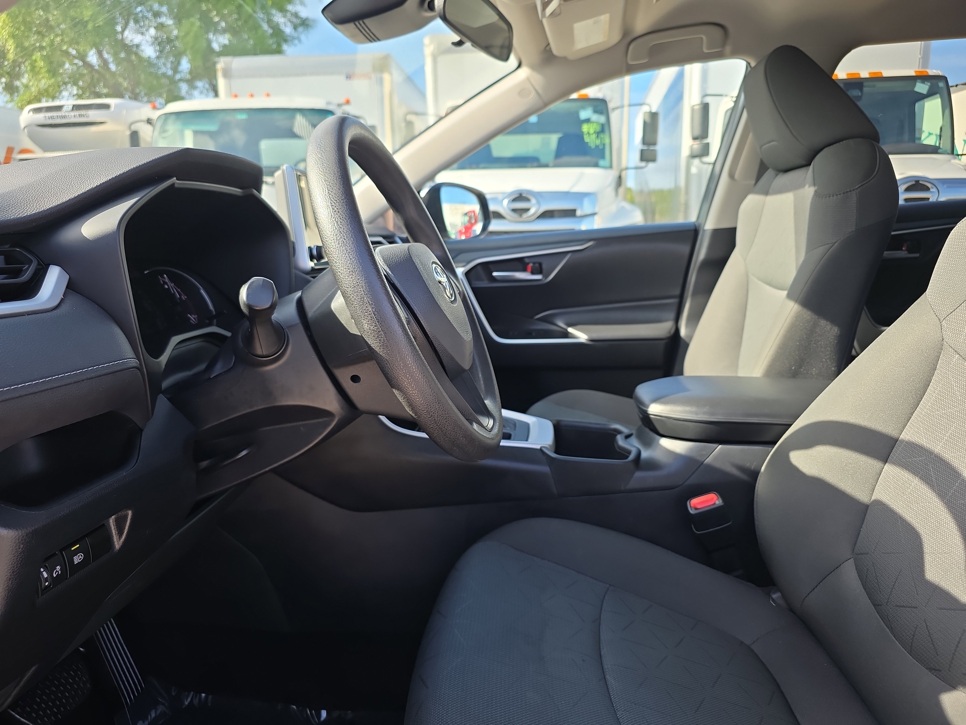 Used 2024 Toyota RAV4 XLE image 27