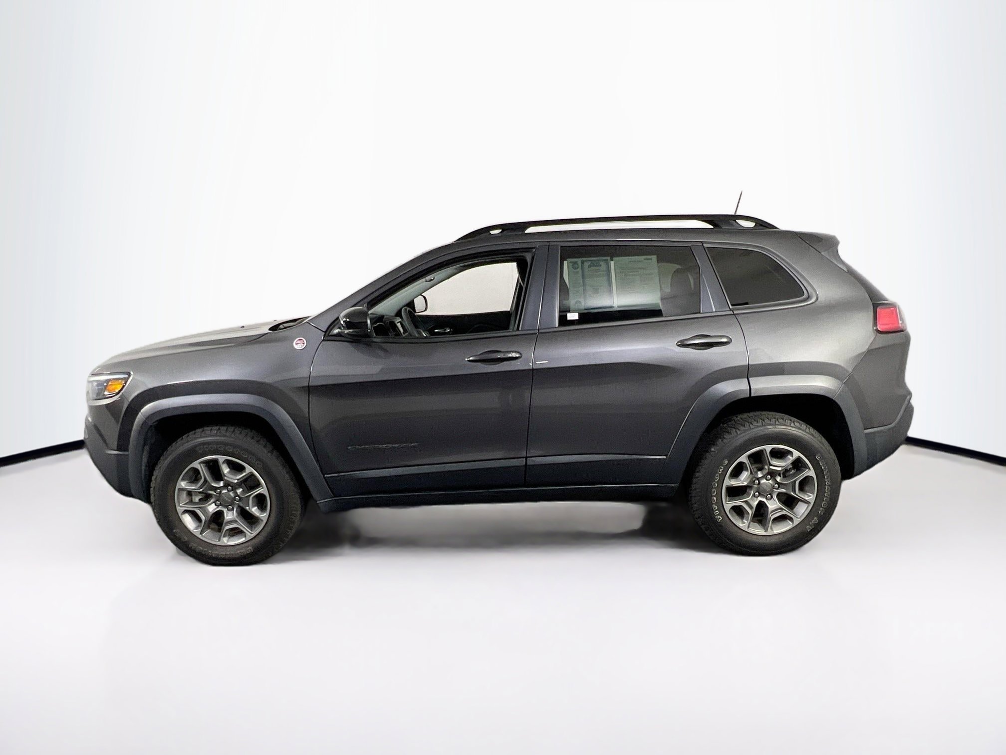 Used 2022 Jeep Cherokee Trailhawk w/ Premium Leather Package image 8