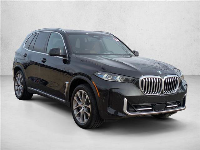 Used 2024 BMW X5 xDrive40i w/ Premium Package image 3