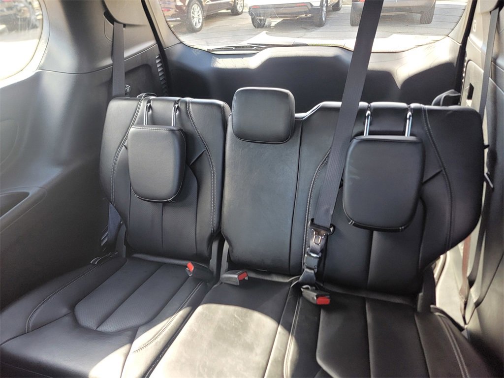 New 2025 Chrysler Pacifica Select w/ Fav Edition Package image 9