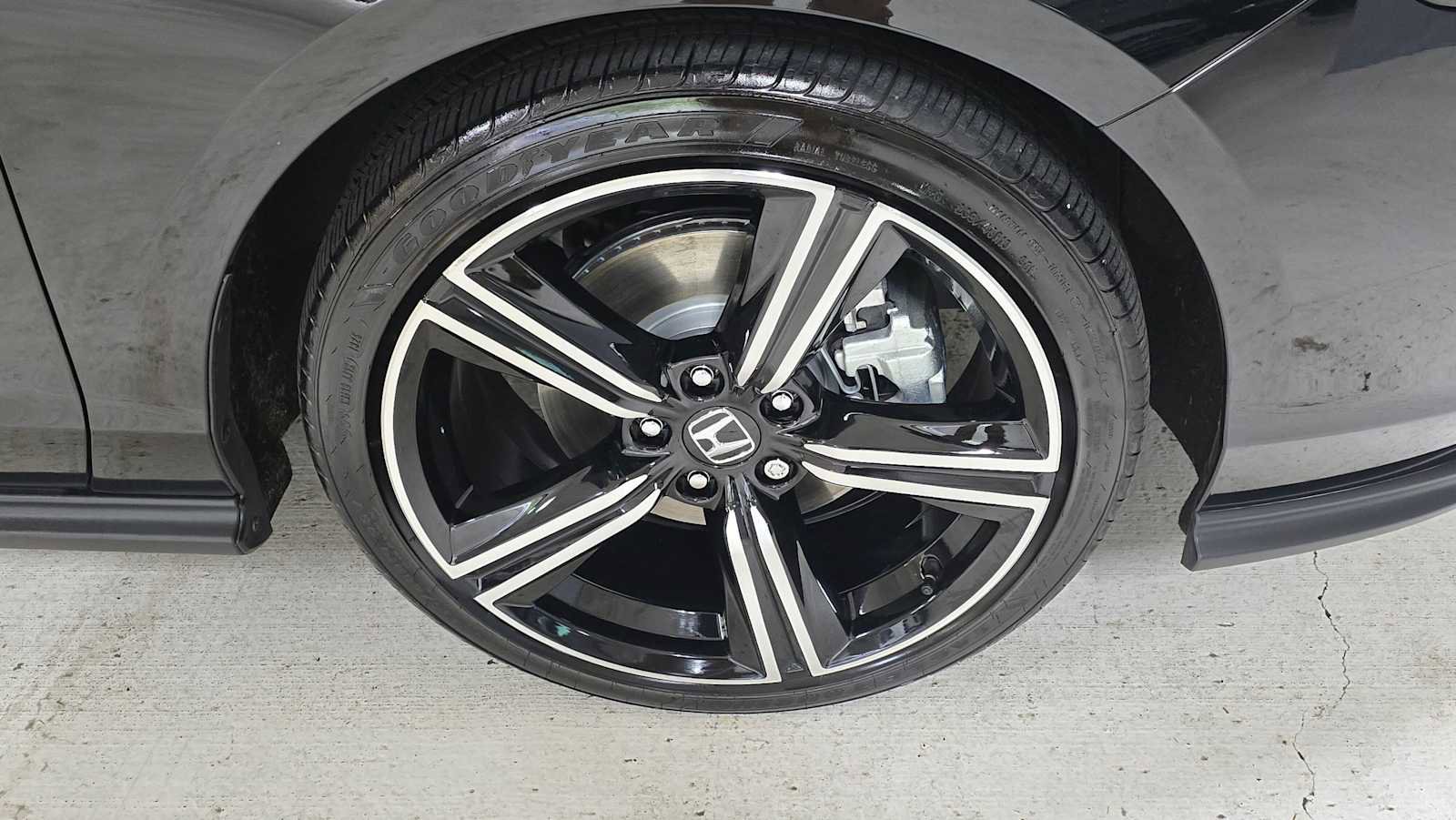 Used 2025 Honda Accord Sport image 9