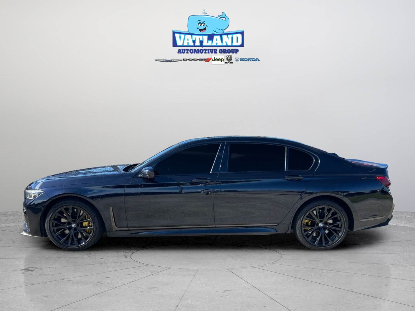 Used 2022 BMW 750i xDrive w/ Autobahn Package AWD/4WD image 2