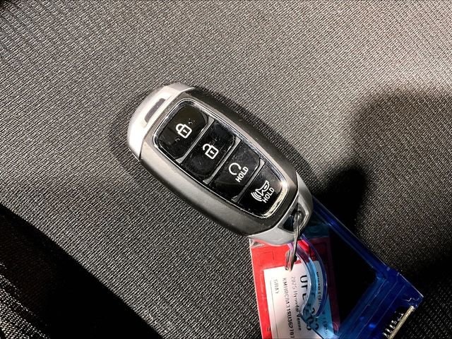 Used 2025 Hyundai Venue SEL image 11