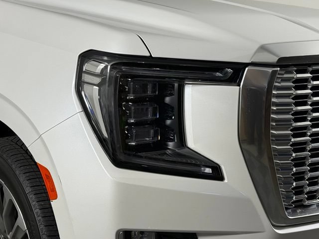 Used 2021 GMC Yukon Denali w/ Denali Premium Package AWD/4WD image 12