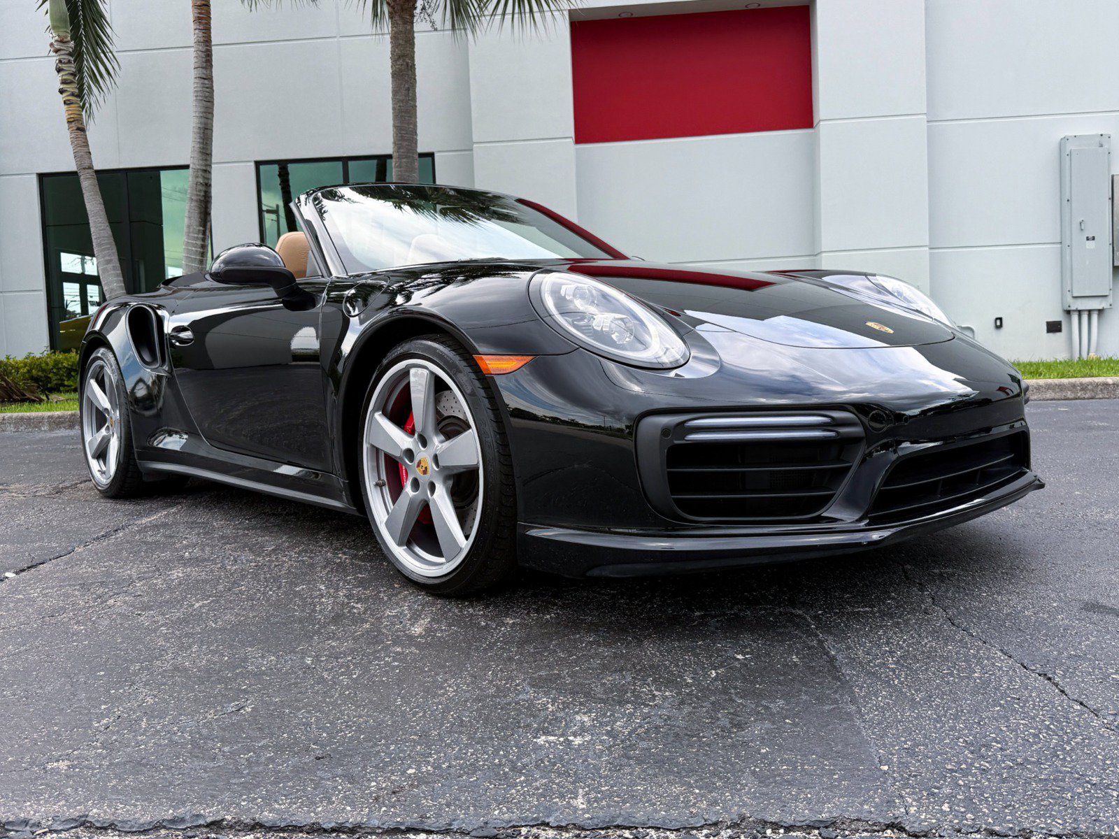 Used 2019 Porsche 911 4 Cabriolet AWD/4WD image 8