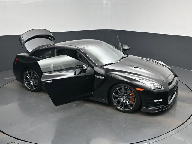 Used 2012 Nissan GT-R Premium image 19
