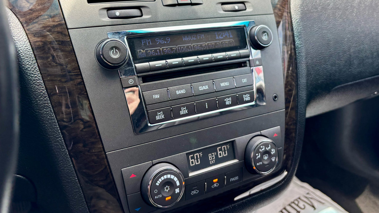 Used 2011 Cadillac DTS Hearse image 17