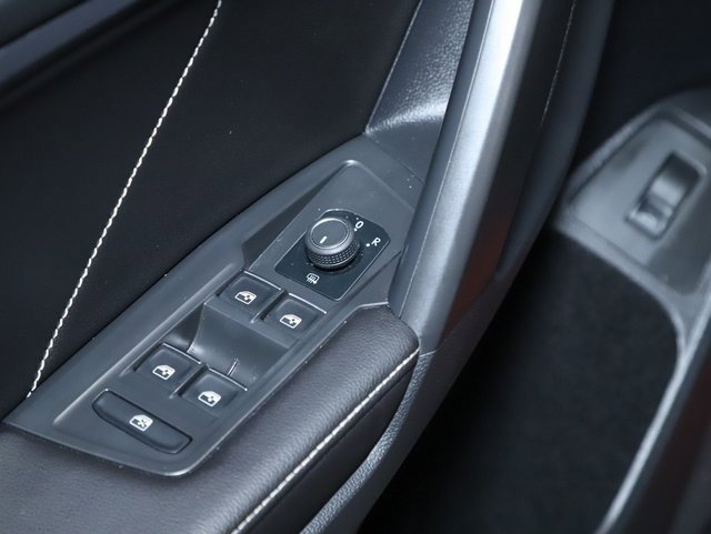 Used 2024 Volkswagen Tiguan SE R-Line image 17